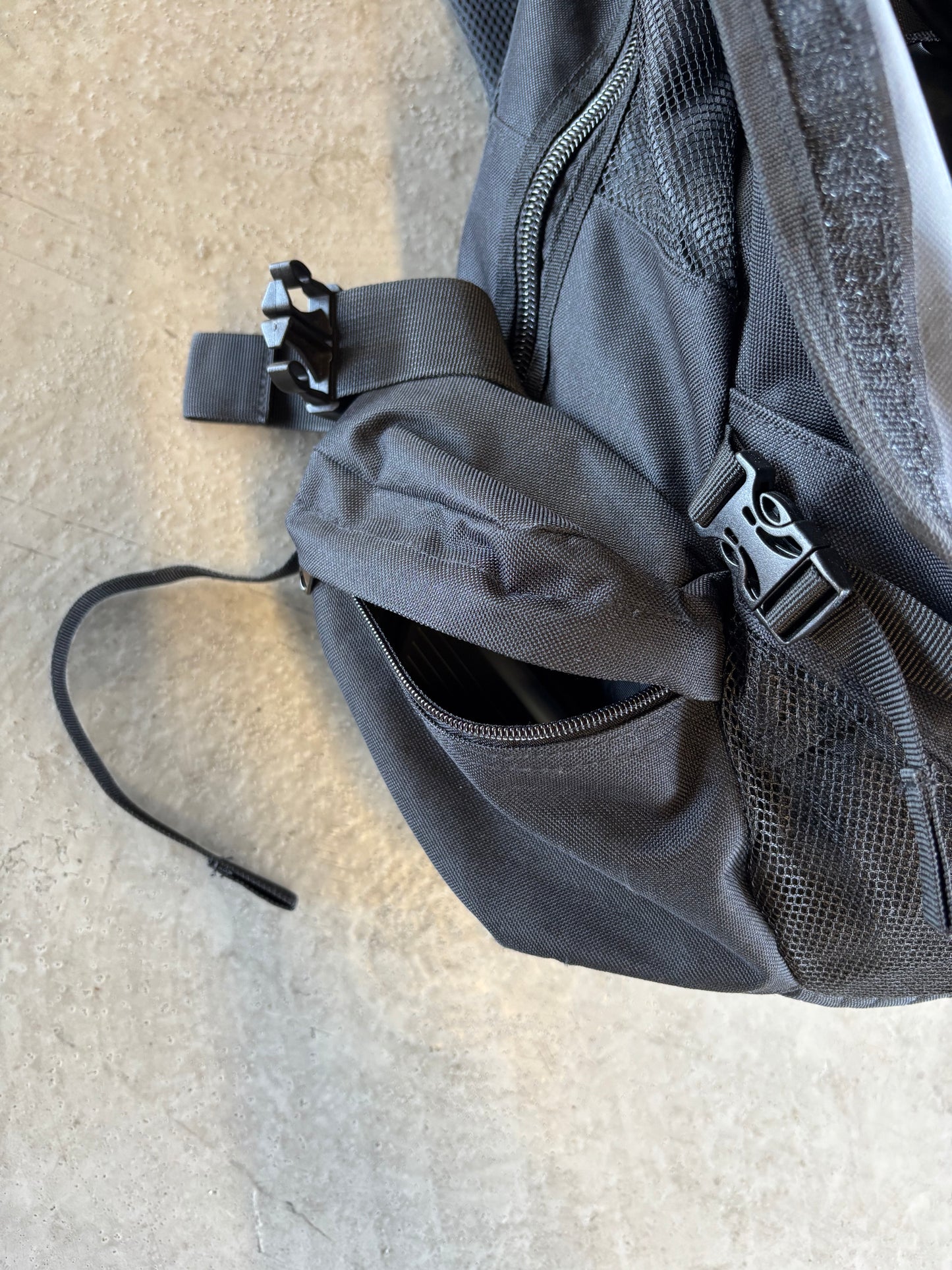 [1 OF 1]OBSYDIAN TACTICAL BACKPACK