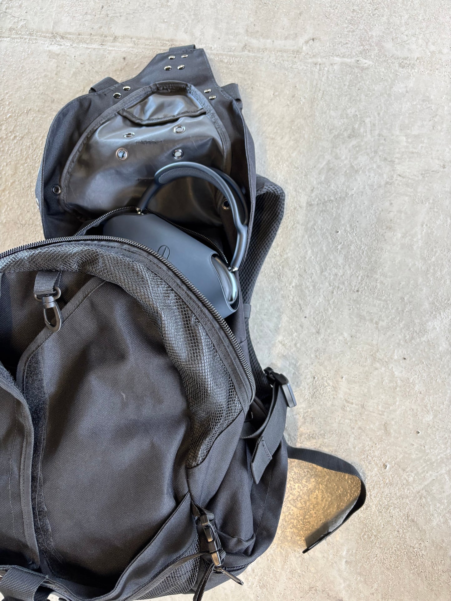 [1 OF 1]OBSYDIAN TACTICAL BACKPACK